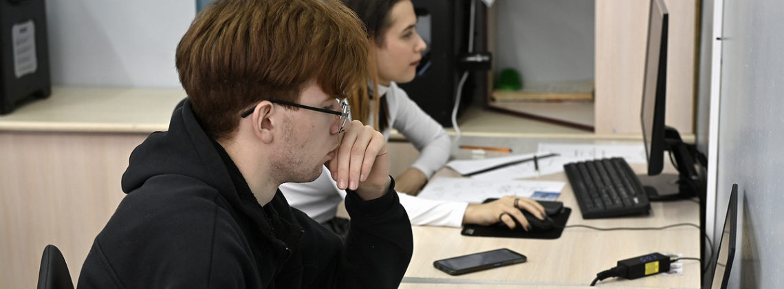 Четыре тысячи школьников Красноярья прошли курсы по программированию