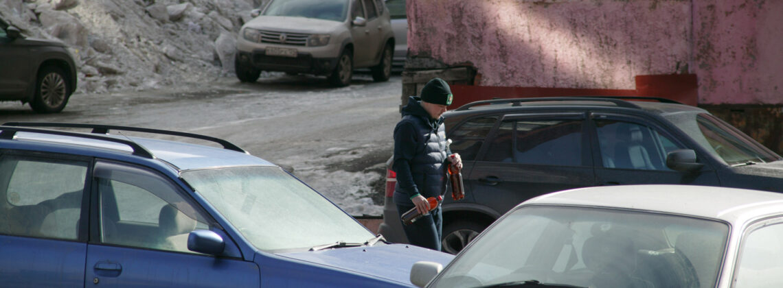 Две автоледи не разъехались возле Оганера