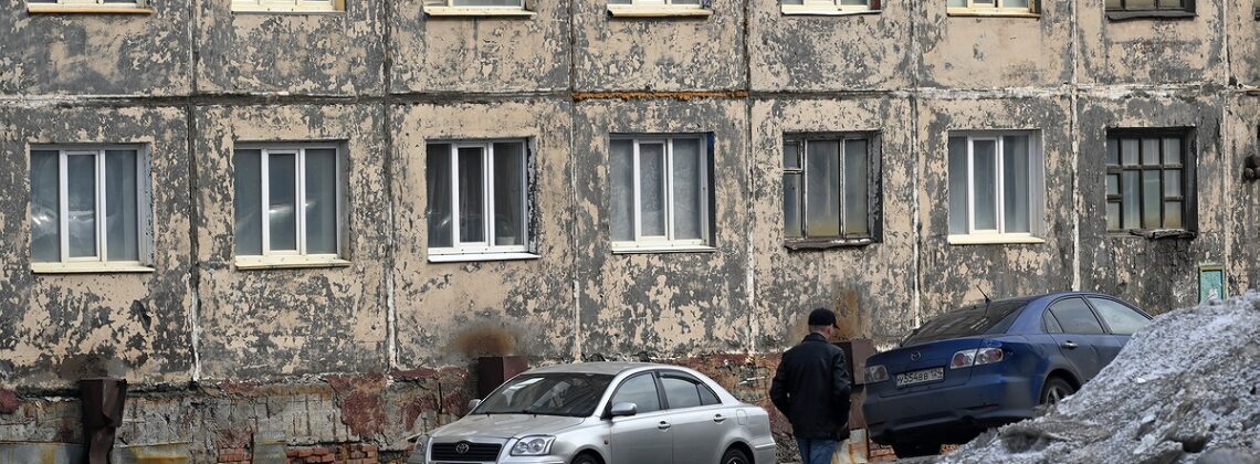 В одном из дворов Норильска произошла потасовка мужчин