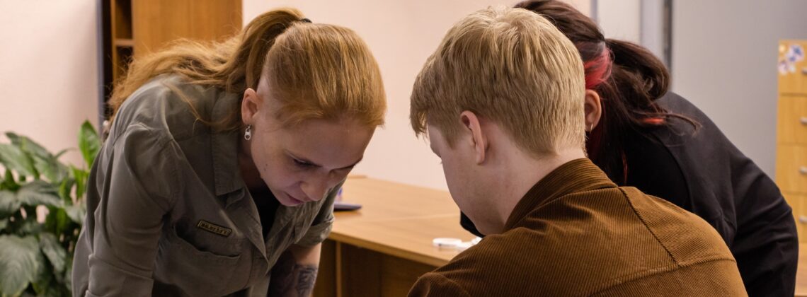 Арт-школа «Линии» стартовала в Талнахской городской библиотеке
