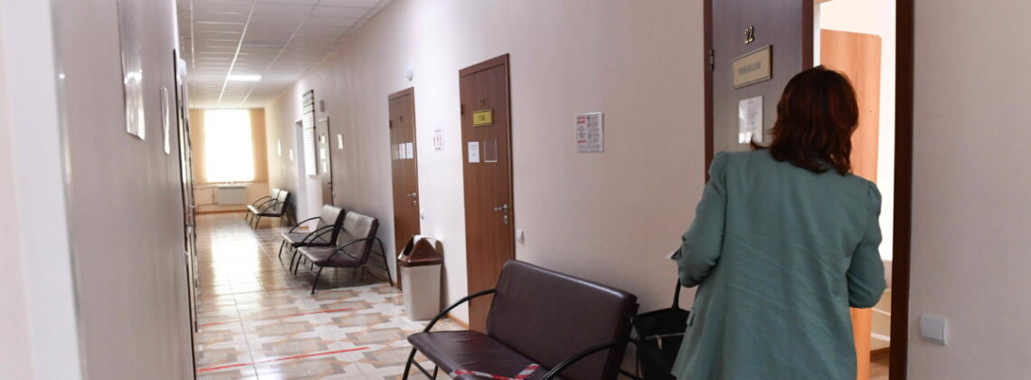 В поликлинике на улице Павлова из-за потопа отменили профосмотры и плановые приемы врачей