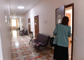 В поликлинике на улице Павлова из-за потопа отменили профосмотры и плановые приемы врачей