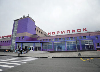 Парковку у аэропорта Норильска закроют с 1 сентября