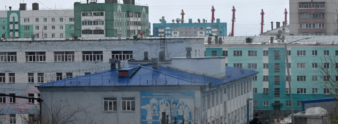 В Дудинке при пожаре спасли четырех человек, в том числе двух детей