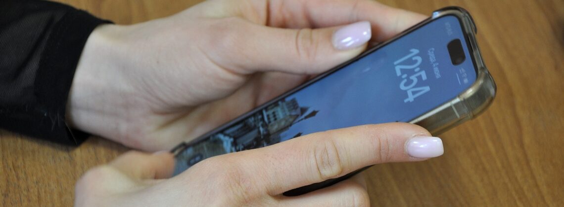 В России могут ограничить работу зарубежных ИИ