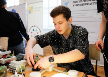 Школьники исследовали сварочное производство и побывали во «вкусном» цехе Норильского техникума промтехнологий