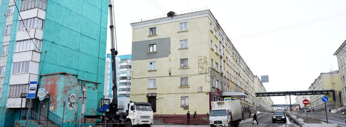 Фасады двух домов таймырской столицы украсят новые муралы