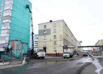 Фасады двух домов таймырской столицы украсят новые муралы