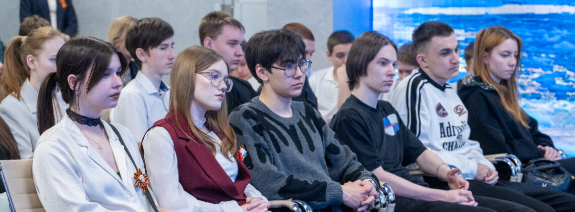 Участники проекта «Профнавигатор» пообщались с топ-менеджером ЗФ «Норникеля» Антоном Руцковым