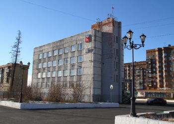 Учащиеся и преподаватели Талнахской школы искусств собрали прекрасный майский букет