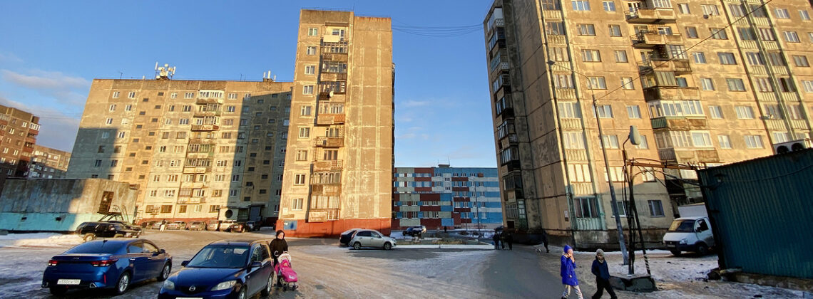 Обращение жительницы Норильска к губернатору ускорило решение проблемы с кровлей