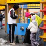Первый общегородской субботник сезона в Норильске начался с уборки дворов и детских площадок