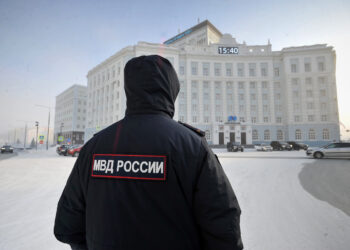 Несовершеннолетний мотоциклист сбил женщину в Талнахе
