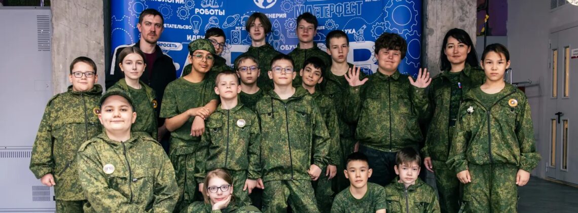 «Мальчишки севера» побывали на экскурсиях в учреждениях города