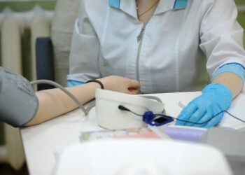 Заболели в отпуске: что делать и как не потерять дни отдыха