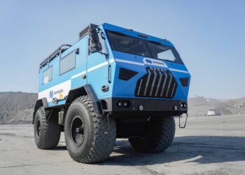 Снегоболотоход «Варяг» и тяжелые бульдозеры усилили автопарк Заполярного филиала «Норникеля»