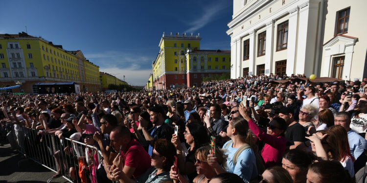 «С Днём всех влюблённых в Норильск!»