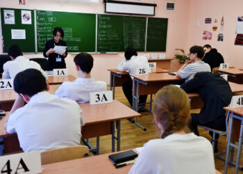 Не сдавшие экзамены девятиклассники смогут бесплатно получить рабочую профессию