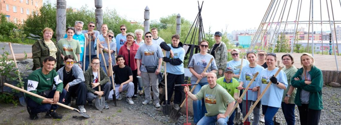 114 саженцев ивы высадили в Дудинке: волонтёры «Норникеля» применили знания на практике