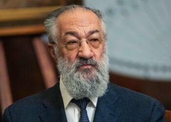 Мурал, посвящённый Артуру Чилингарову, создают в микрорайоне Северный Красноярска