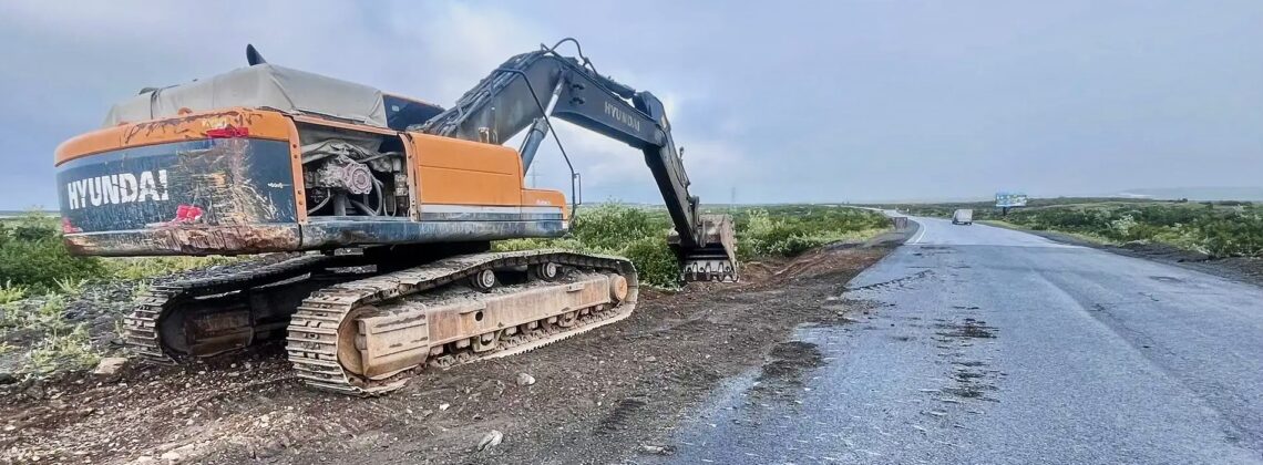 Пять километров дороги отремонтируют на трассе к аэропорту Алыкель