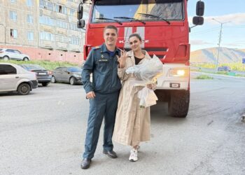 Пожарный из Талнаха сделал предложение девушке во время постановочной эвакуации