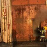 Пожарные потушили гараж в Норильске