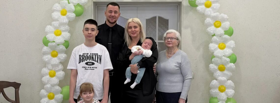 День семьи, любви и верности отметили в загсе Талнаха четырьмя свадьбами и чествованием двух новорождённых