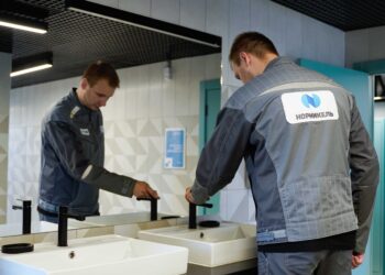 Современные и комфортные гардеробные блоки в АТО «НПТБТ» обустроили по программе «Сделано с заботой»