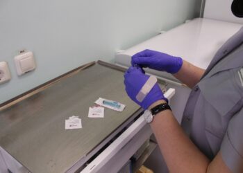 Зачем ставить вакцину от гриппа осенью, рассказали в Роспотребнадзоре