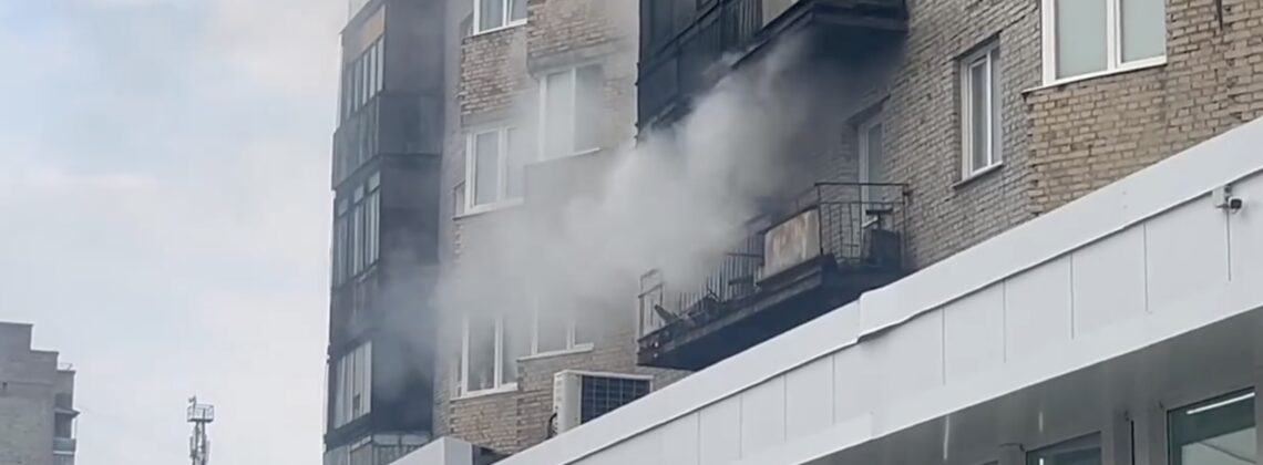 Пожарные спасли двоих человек в Норильске
