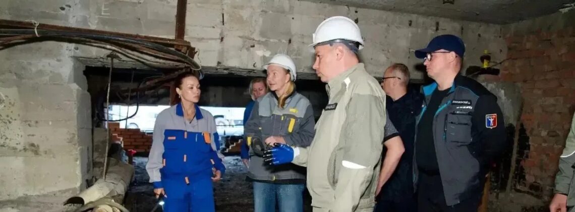 Глава Норильска проверил работы по сохранению исторических домов на Ленинском проспекте