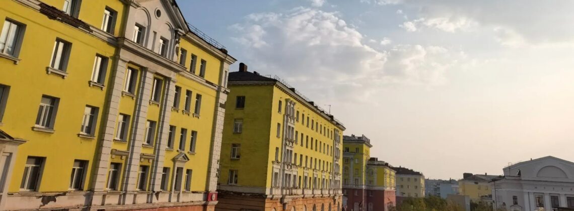 Тепло до 22 градусов и порывистый ветер ждут Норильск на этой неделе