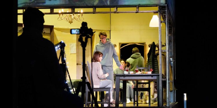 Хореографический эскиз и премьера спектакля «Медовый месяц в «Кукольном доме» прошли с аншлагом и эмоциями