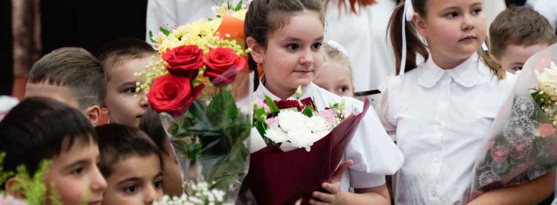 Школа № 9 встретила новый учебный год в свой 60-летний юбилей