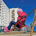 Самые опасные предметы, которые проглатывают дети, перечислил педиатр