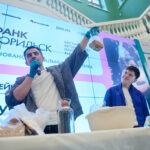 Магия в «Башне»: блогер-миллионник Александр Иванов превратил химию в праздник для норильских семей