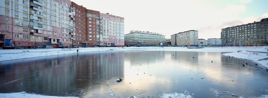 264 тонны грунта доставил «Норникель» для озеленения пространства у Городского озера
