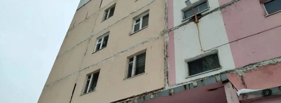 Провал грунта выявили в подполье дома на улице Норильской