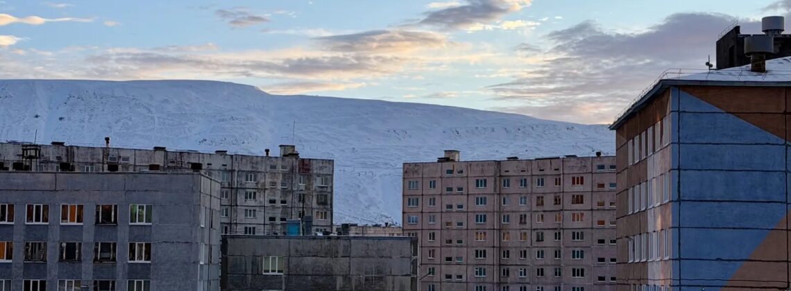 Метель и ветер до 18 метров в секунду накроют Норильск в выходные