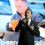 Жители Норильска помогли московскому артисту не сорвать концерт и стали героями песни