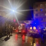 Четырёх человек спасли из горящего дома на Ленинском в Норильске